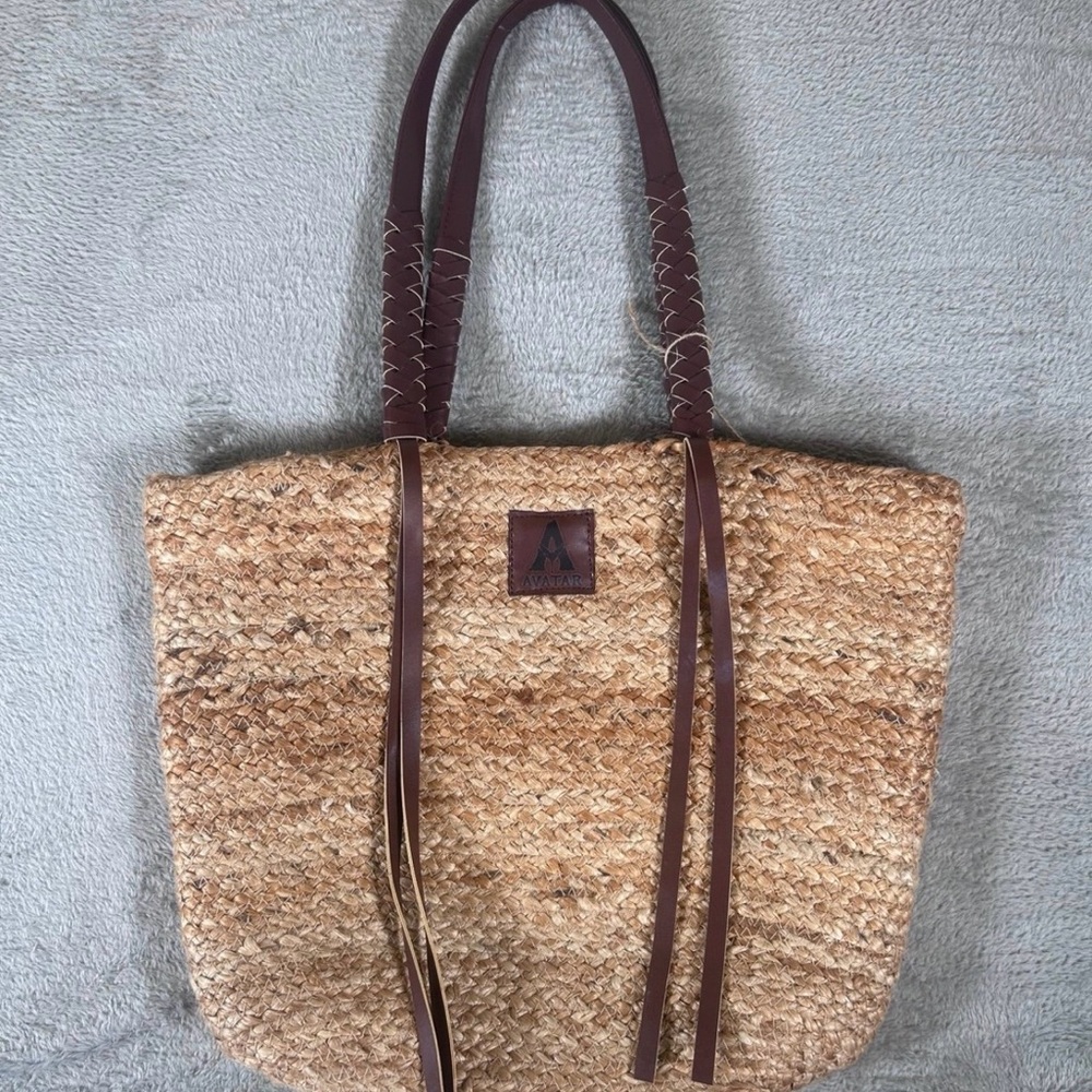 Disney Beach Tote – Avatar: The Way of Water
Braided jute beach tote